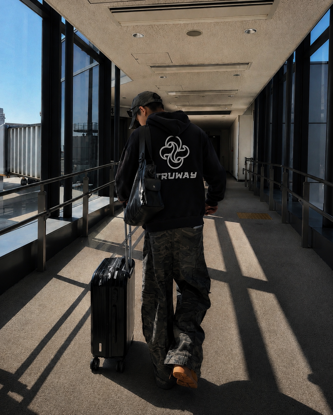 TRUWAY Hoodie in black